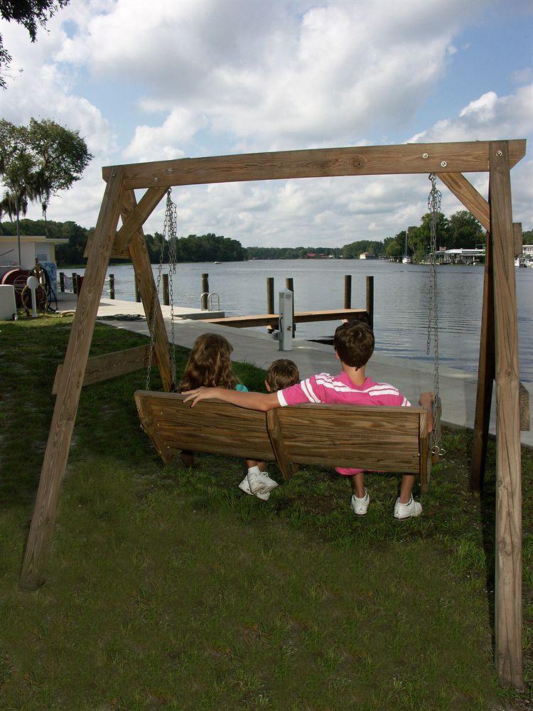 Big River Marina & Lodge Astor Eksteriør bilde